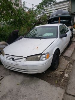 1998 Toyota camary for Parts or complete car!!!