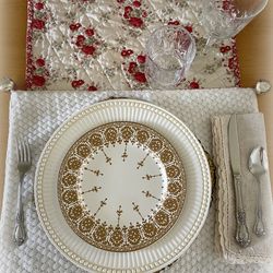 🍽️ POTTERY BARN GOLD SALAD PLATES $15 A BOX🍽️