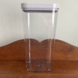 OXO 3.7 quart / 3.5 Liter Pop Storage container