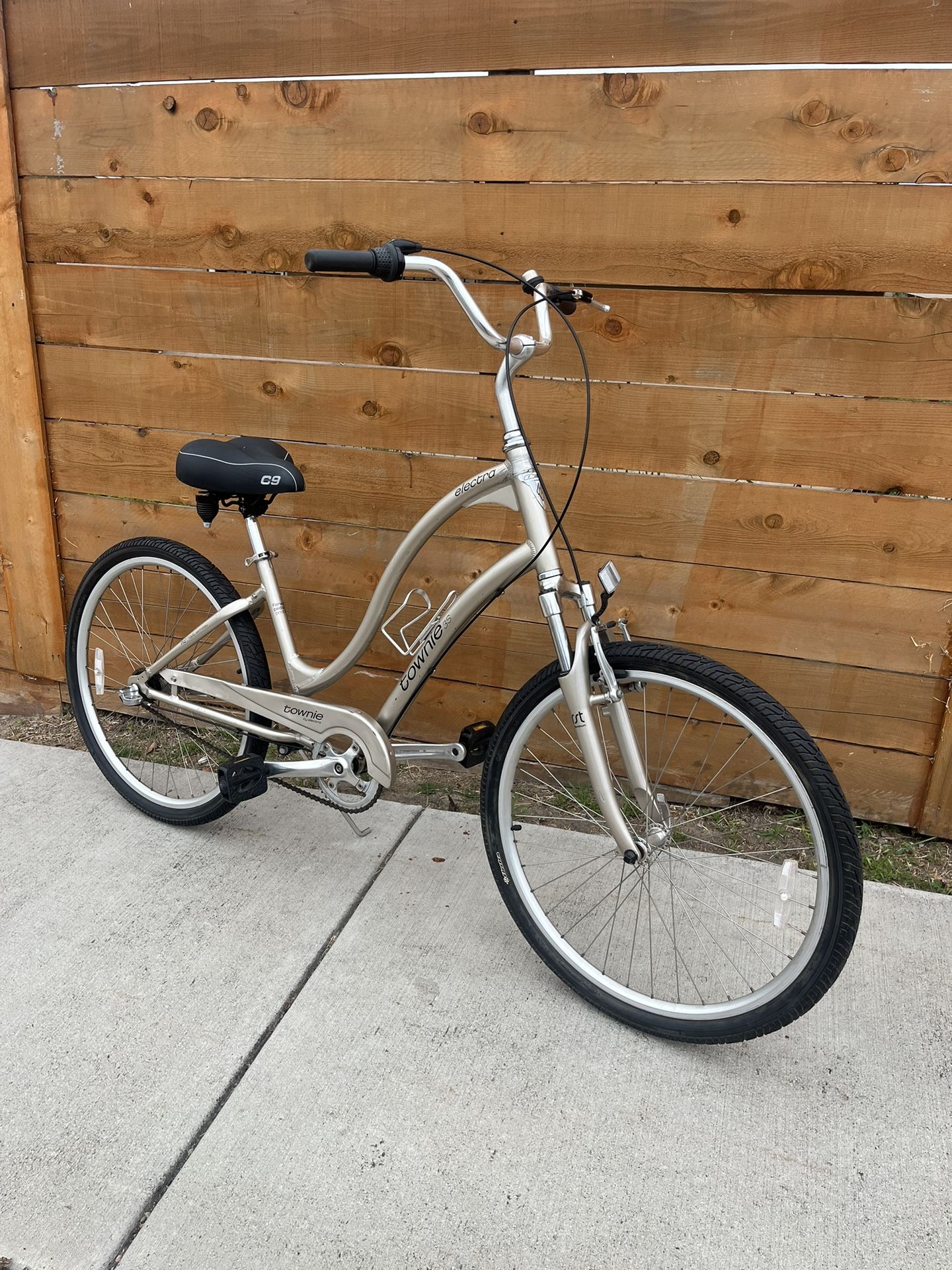 Electra Townie 3 Speed Beach Cruiser