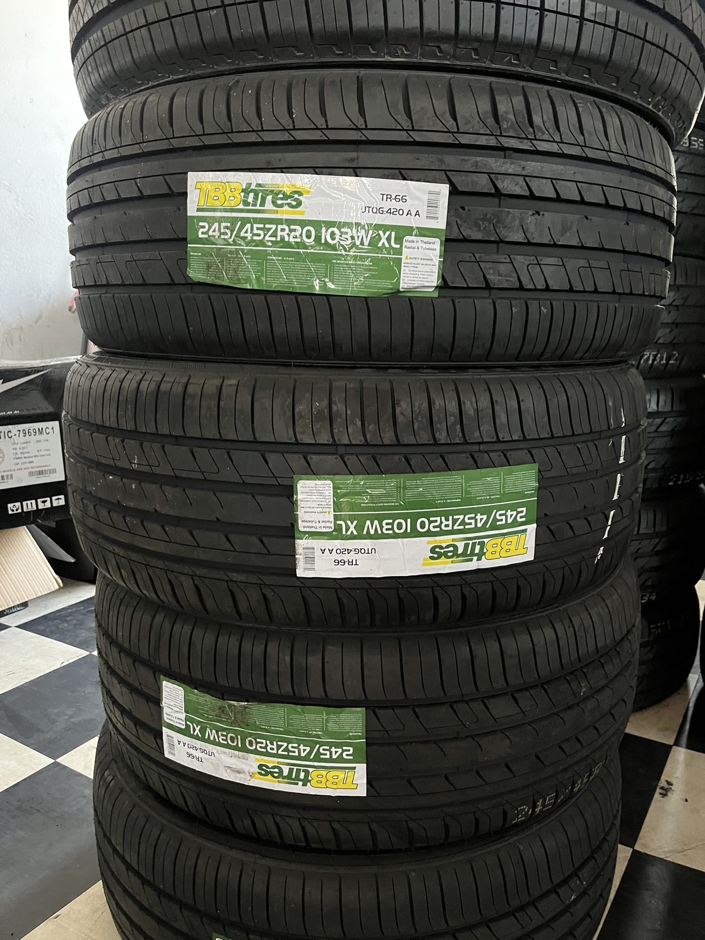 🚗🚘245/45/R20 Vendo Llantas Nueva Marca Tbb Tires
