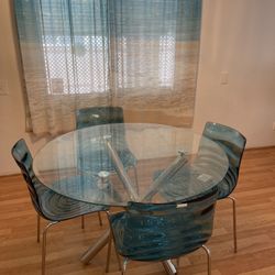 Table & Chairs