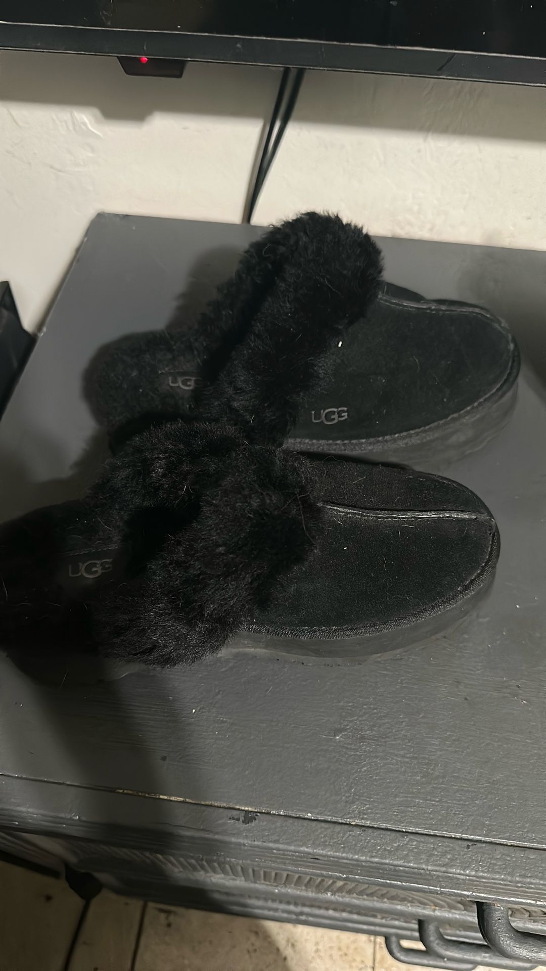 Black Uggs 