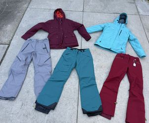 Women’s Size Small Ski/ Snow Clothing. Winter Jackets Pants And Bibs