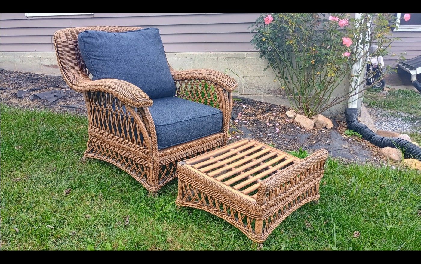 Wicker Chair With Foot Rest