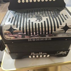 Hohner 31-Key Panther Diatonic Accordion. GCF Tone 