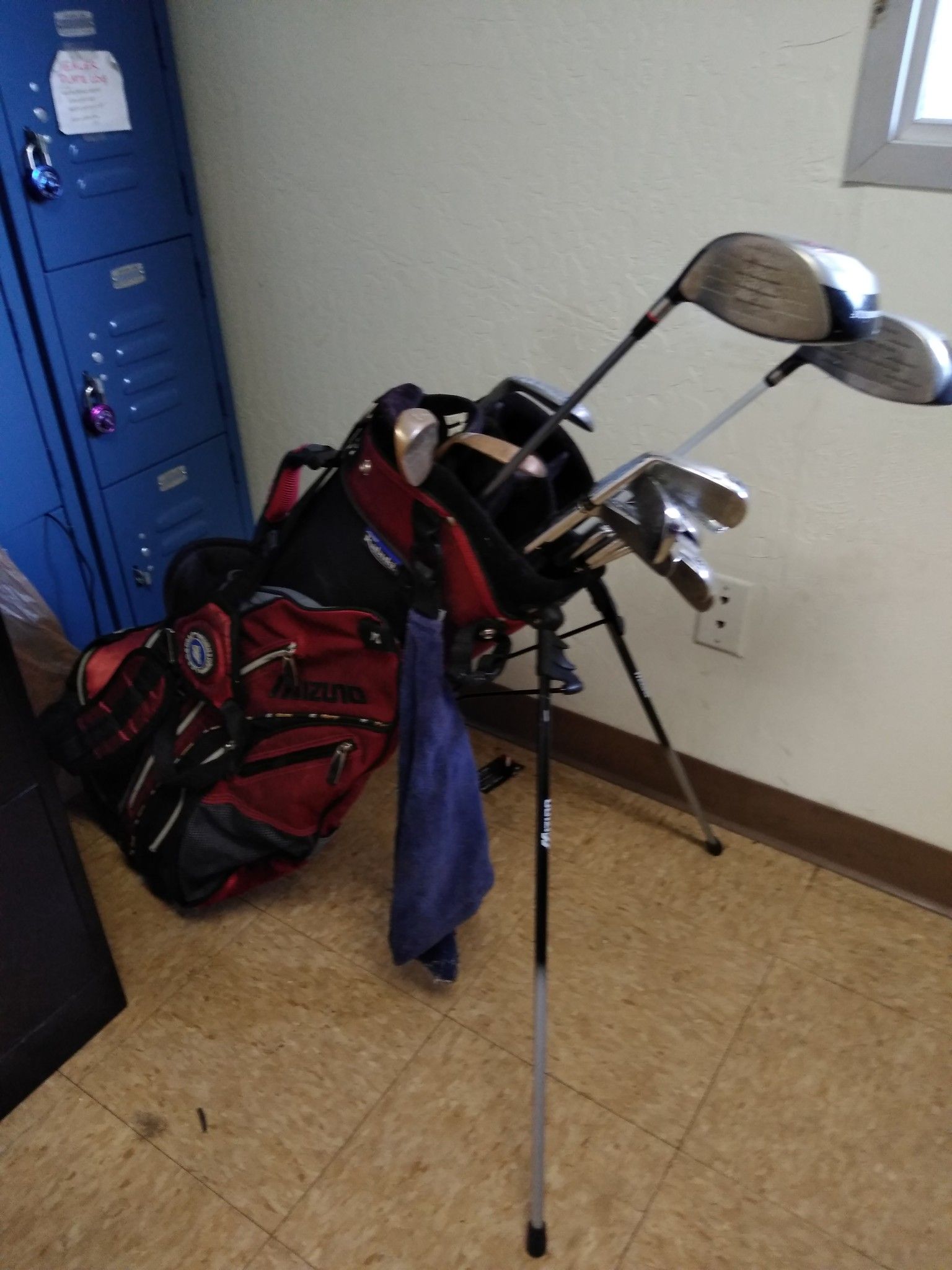 Set of Golf Clubs + Bag