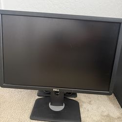 2 Dell 24” Monitors