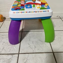 Fisher-Price Laugh and Learn Around the Town Learning Table