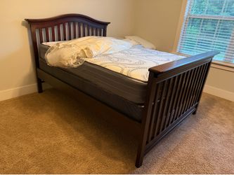 Solid wood bedroom set in a dark cherry finish. (Full Size Bed)