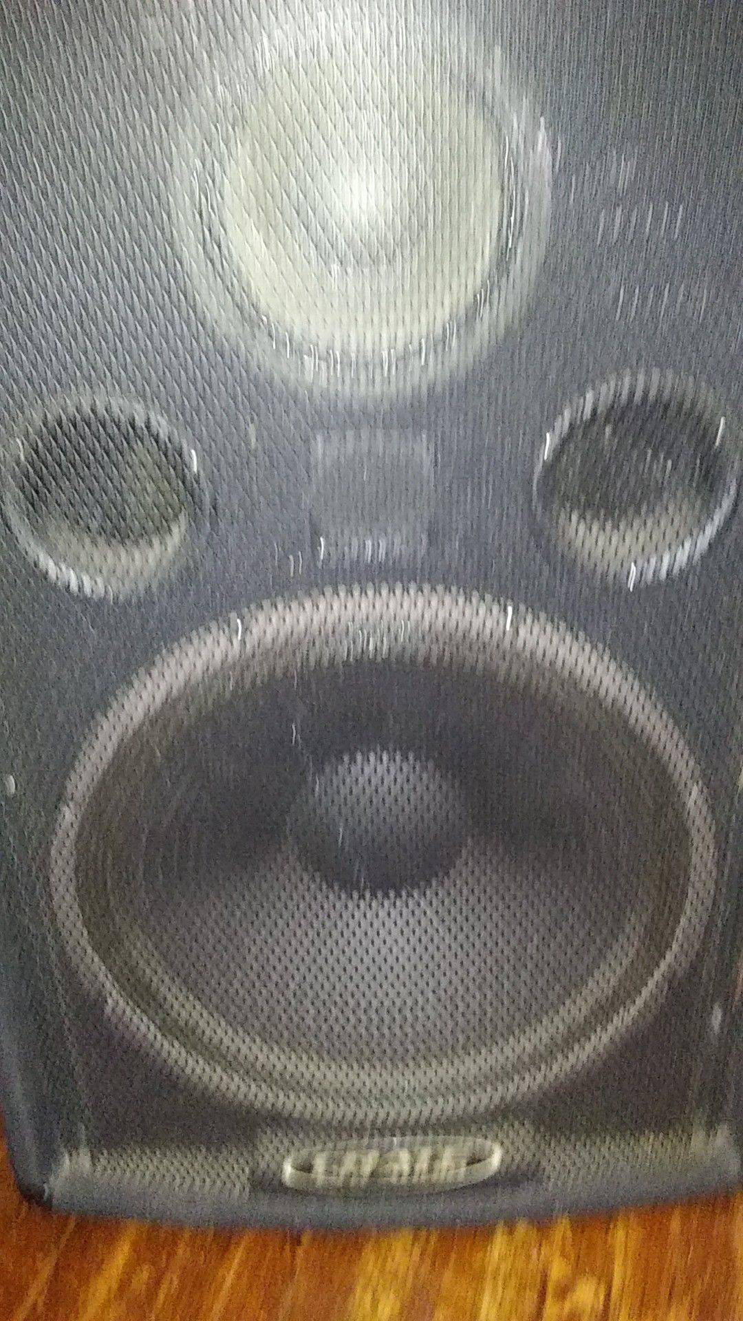 Floor speaker