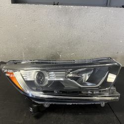 2017-2018-2019-2020-2021-2022 HONDA CR-V RIGHT HEADLIGHT OEM USED
