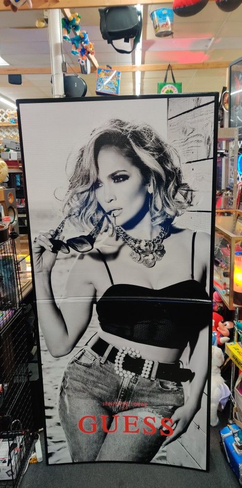 JLO GUESS DISPLAY!!