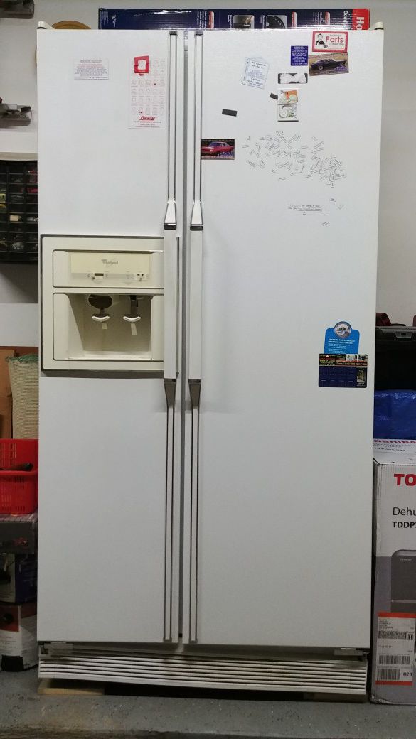 Whirlpool Refrigerator 25CF.