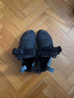 Butora Gomi, 9.5 size.