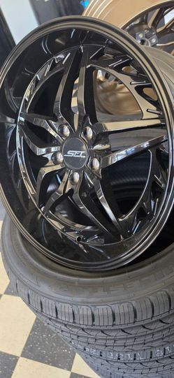 18x8.5 WHEEL AND TIRE SPECIAL