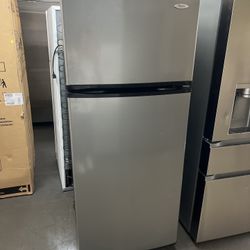 WHIRLPOOL APARTMENT SIZE TOP FREEZER REFRIGERATOR 