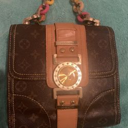 LV Bag with tri-colored Acrylic Chain Link Strap for Sale in Lansing, IL -  OfferUp