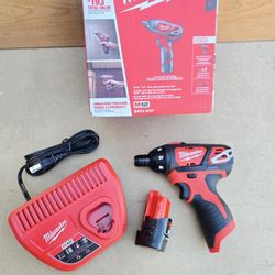Milwaukee 12V 1/4in Hex Screwdriver Kit