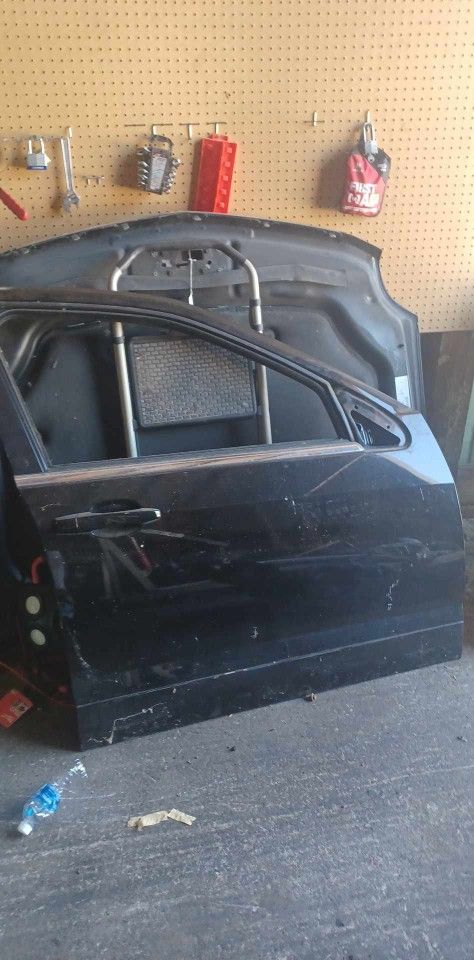 04 Cadillac Srx Front Passenger Door