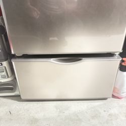 Laundry Pedestal With Drawer 27”