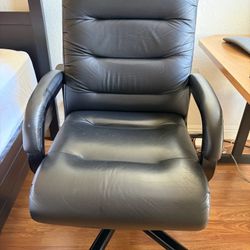 Leather Office Chair Executive Desk Chair – Comfortable Rolling Chair