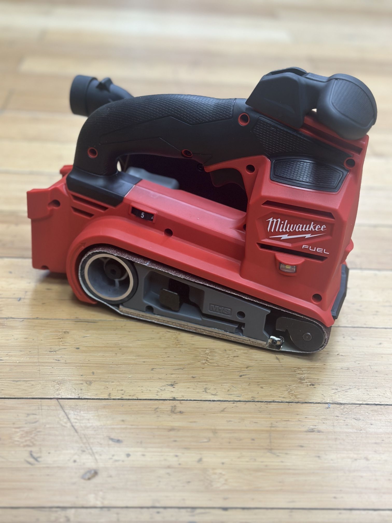 Milwaukee M18 Fuel Belt Sander 3x18” TOOL ONLY