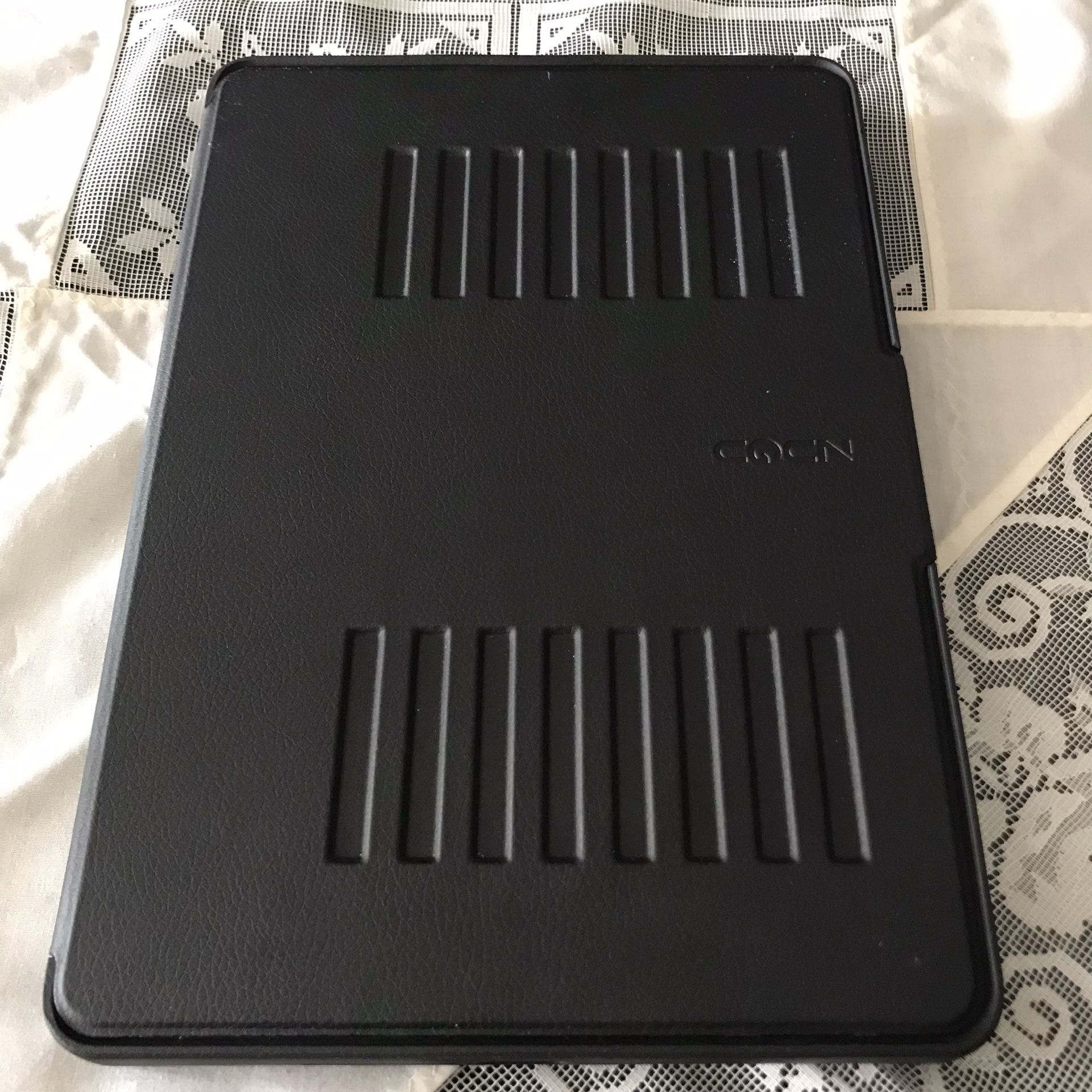iPad 9 (A2602) Wi-Fi 256GB (still under warranty)