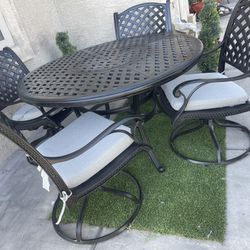 Patio,Outdoor Furniture,4 Rocking And Swivel Chairs With Cushions And Table.