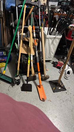 Mixed Lot of Garden and Hand Tools