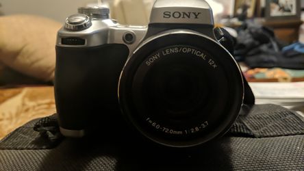 Sony 5.1 Mega pixels camera. Super Steady Shot.