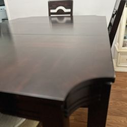 Dining Room Table 