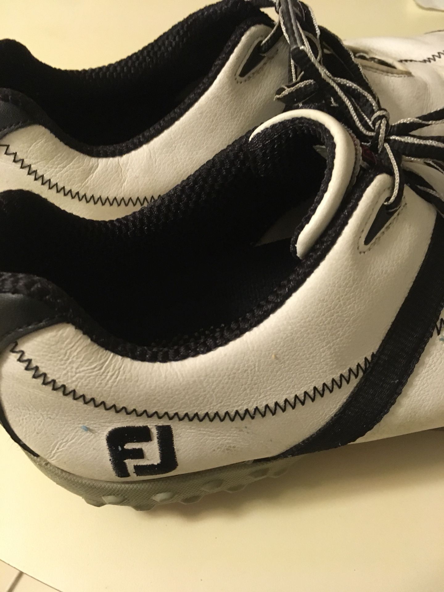 FootJoy size 10 golf shoes