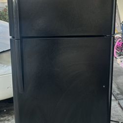 Frigidaire Refrigerator 