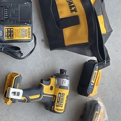 DeWalt 20 V max cordless impact