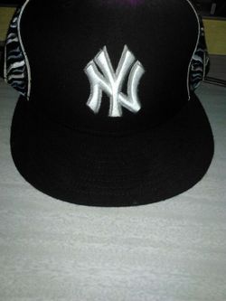 Yankee fitted cap