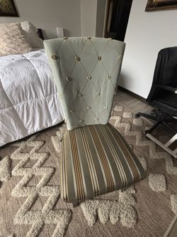 Two Dining/accent chairs. Pick Up Near NRG.