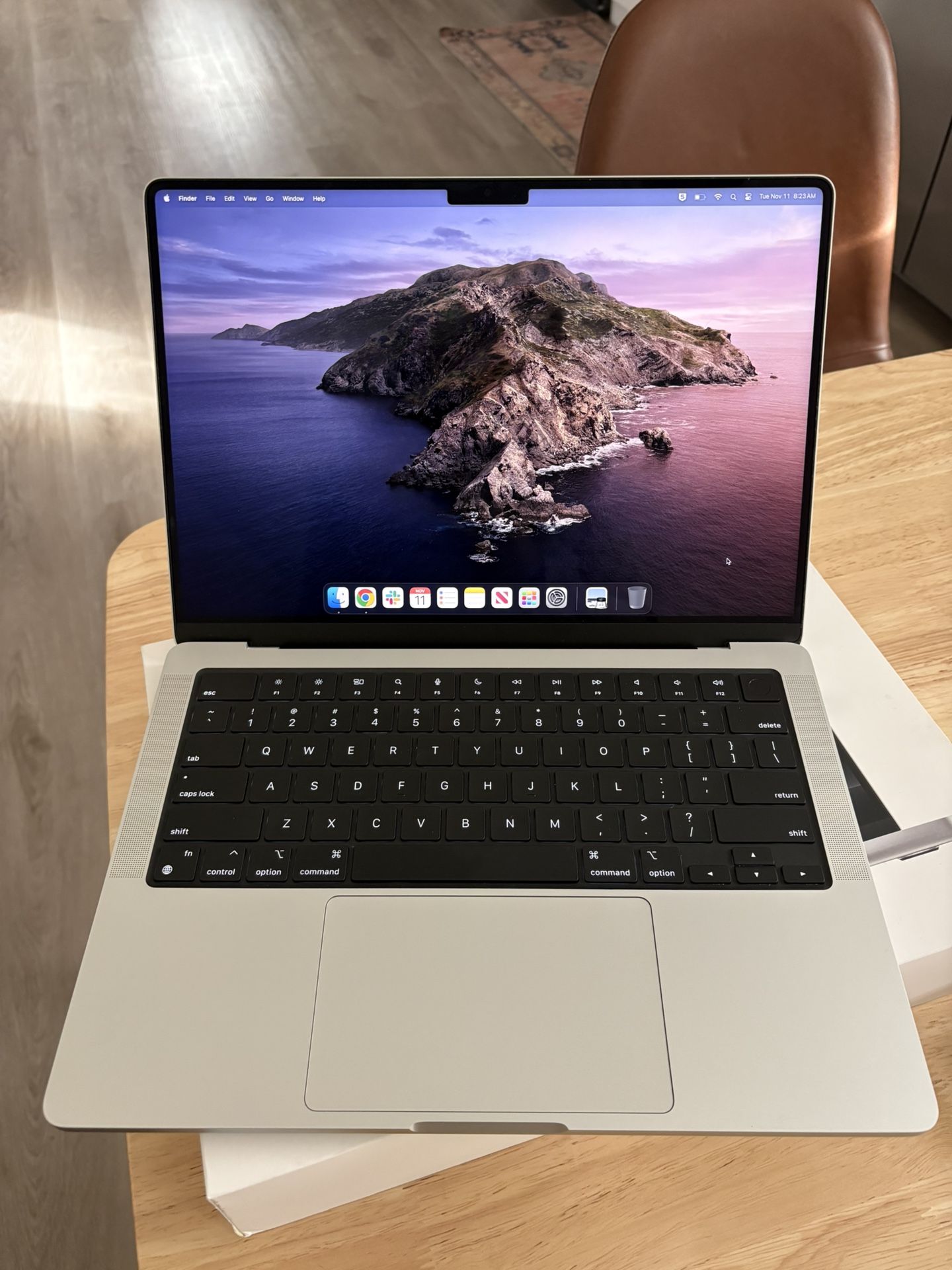 MacBook Pro (14", 2023, M3 series)