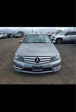 2013 Mercedes Benz C250 Clean Title