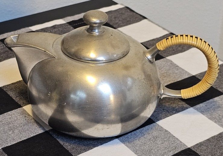 Vintage Royal Holland Pewter Tea Pot