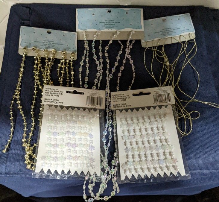 5 Mini Bead Garland Packages, 2 In Gold And 3 In Iridescent White. N E W