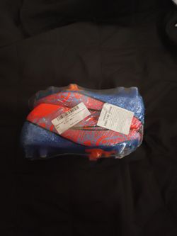 Soccer cleats