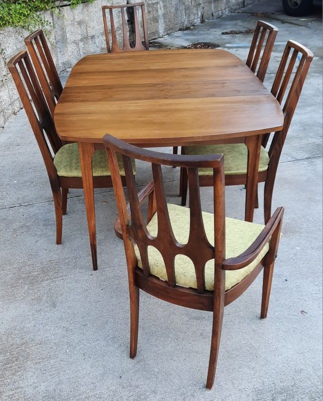 beautiful Mid Century Modern vintage Broyhill Brasilia DINING SET with walnut TABLE, 2 LEAVES, 6 CHAIRS and Others