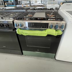 GE 30” Stove Air Fry, WI-FI, Steam Clean