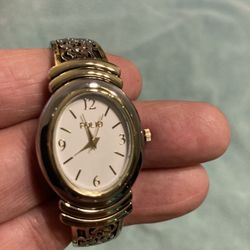  Ladies Quartz Watch 
