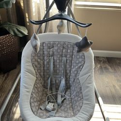 Graco  Baby Swing