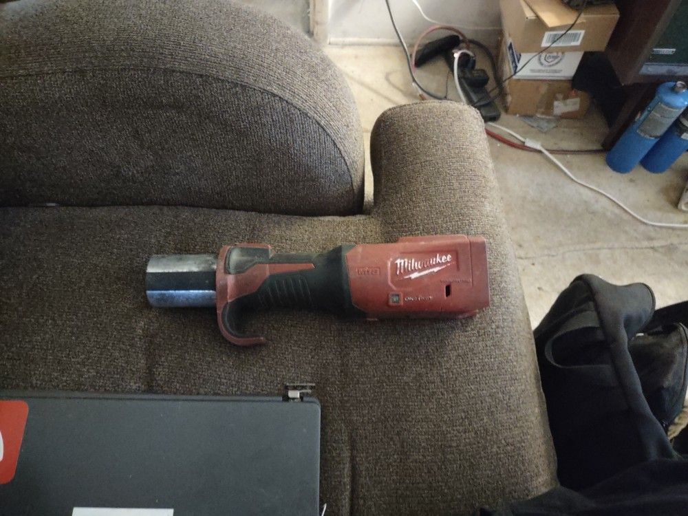 Milwaukee M18 Forcelogic Press Toll