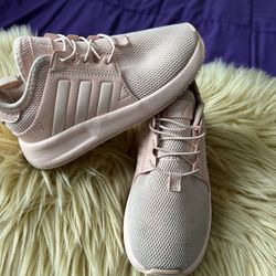 Kids Shoes Adidas Size 9 .