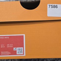Nike Cortez Vintage Suede (Women's US 7.5)
