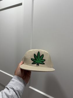 New snap back Beige hat with Leaf Design